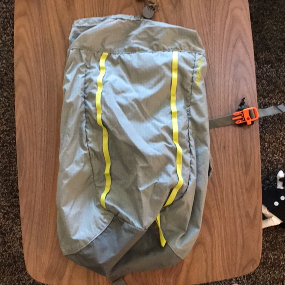 REI Handbags - Flash 18 REI flashback gray and lime backpack